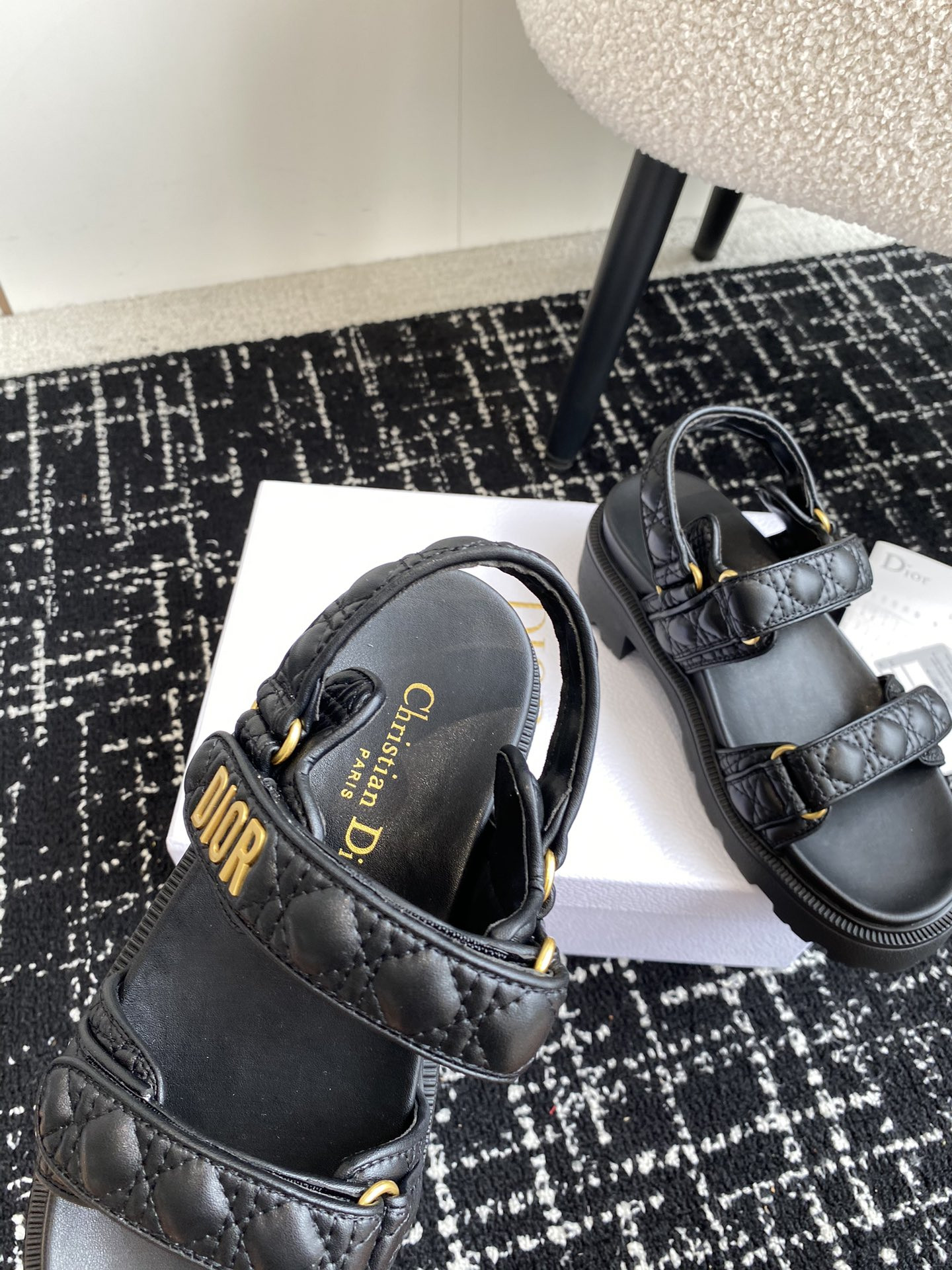 ua D*oract platform sandal