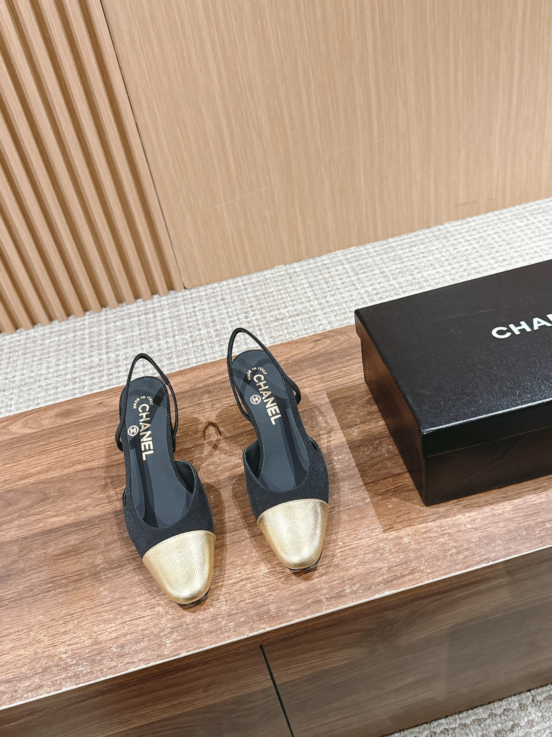 ua Ch*el slingbacks