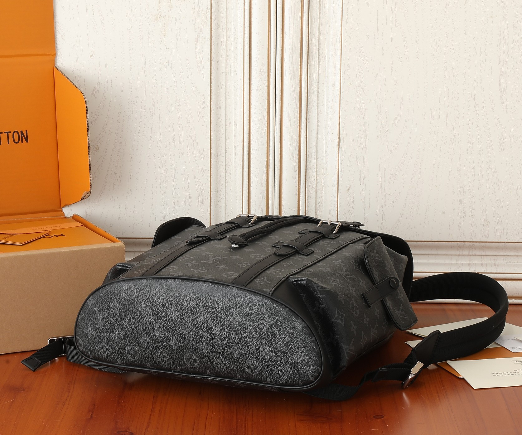 LV Christopher MM M43736 15 x 17.3 x 4.9 inches