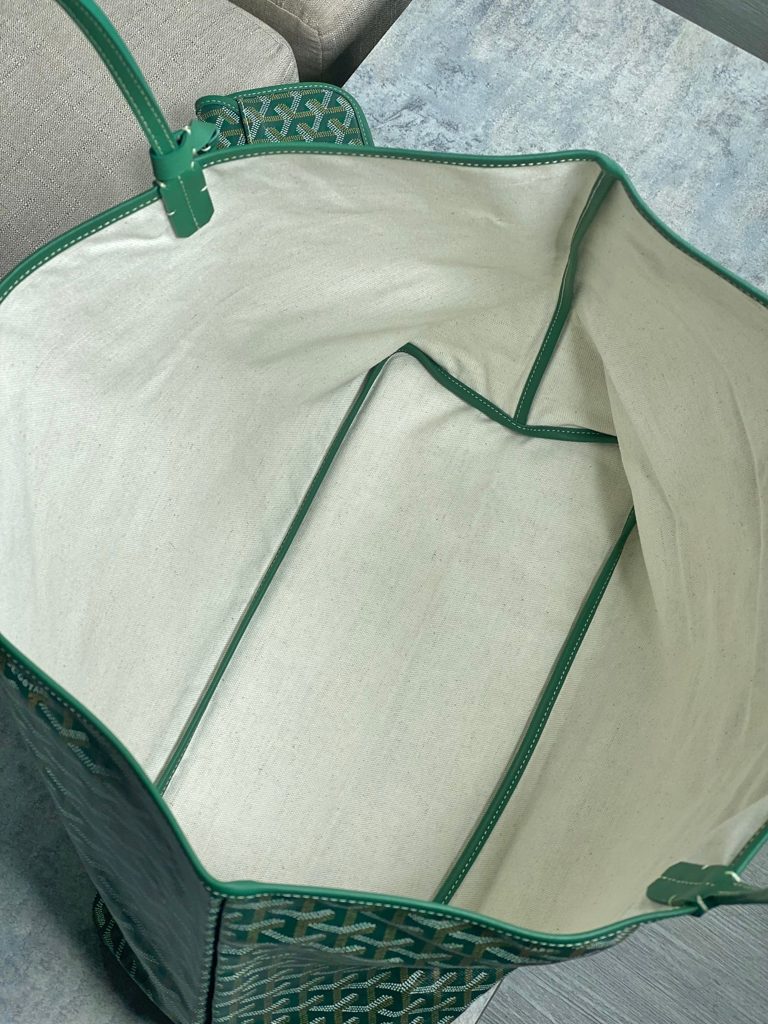 Go*ard saint l0*is gm bag 34 cm x 20 cm x 40 cm