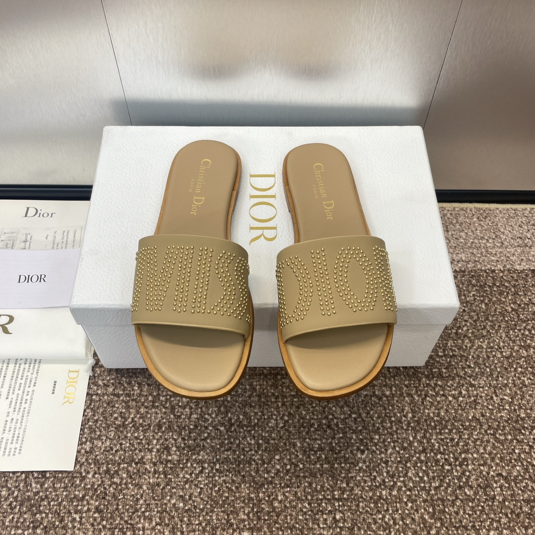 ua D*or dway slide