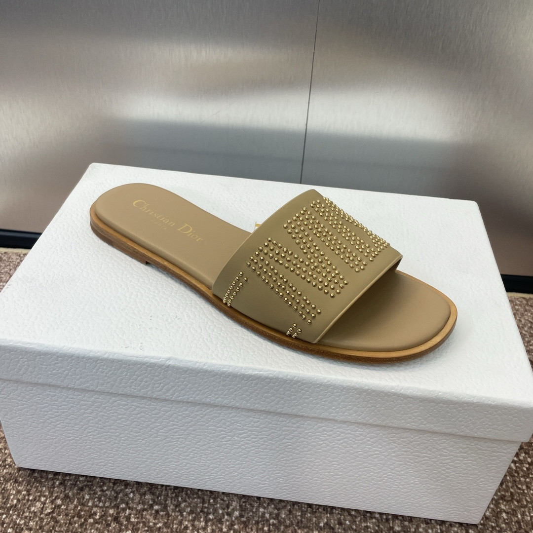ua D*or dway slide