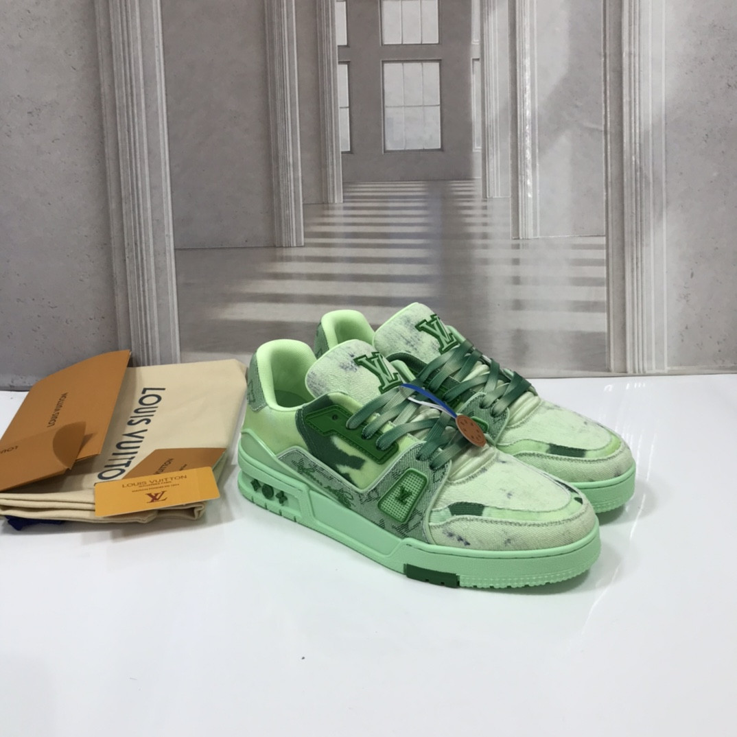 UA LV Trainer Sneaker