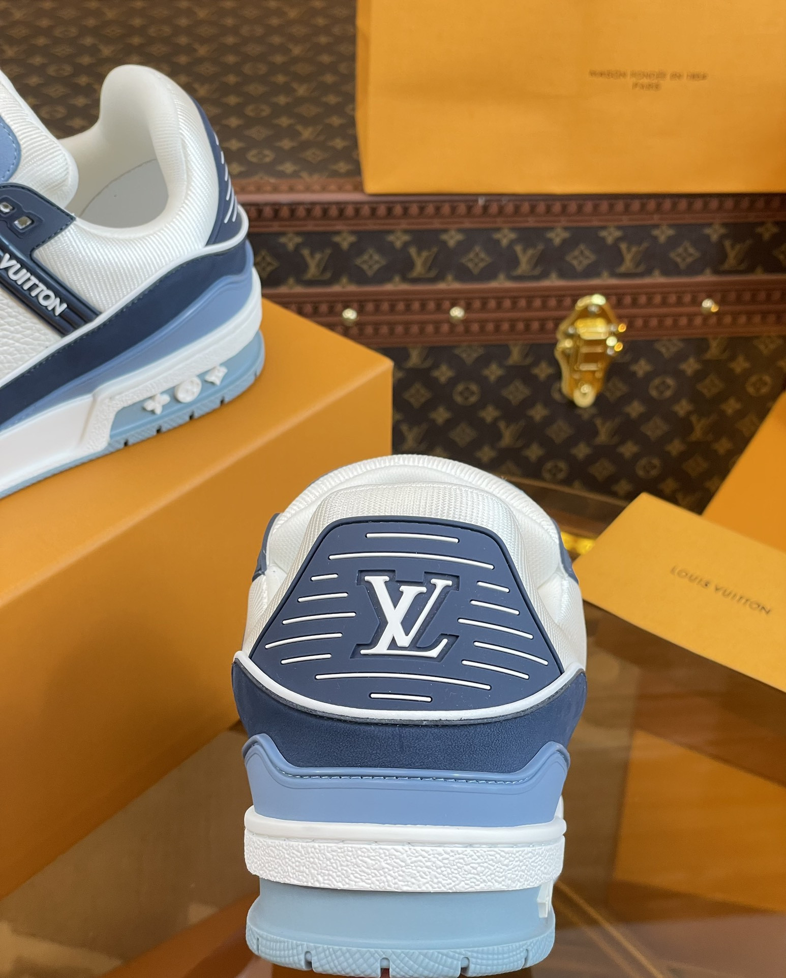 UA LV Trainer Sneaker