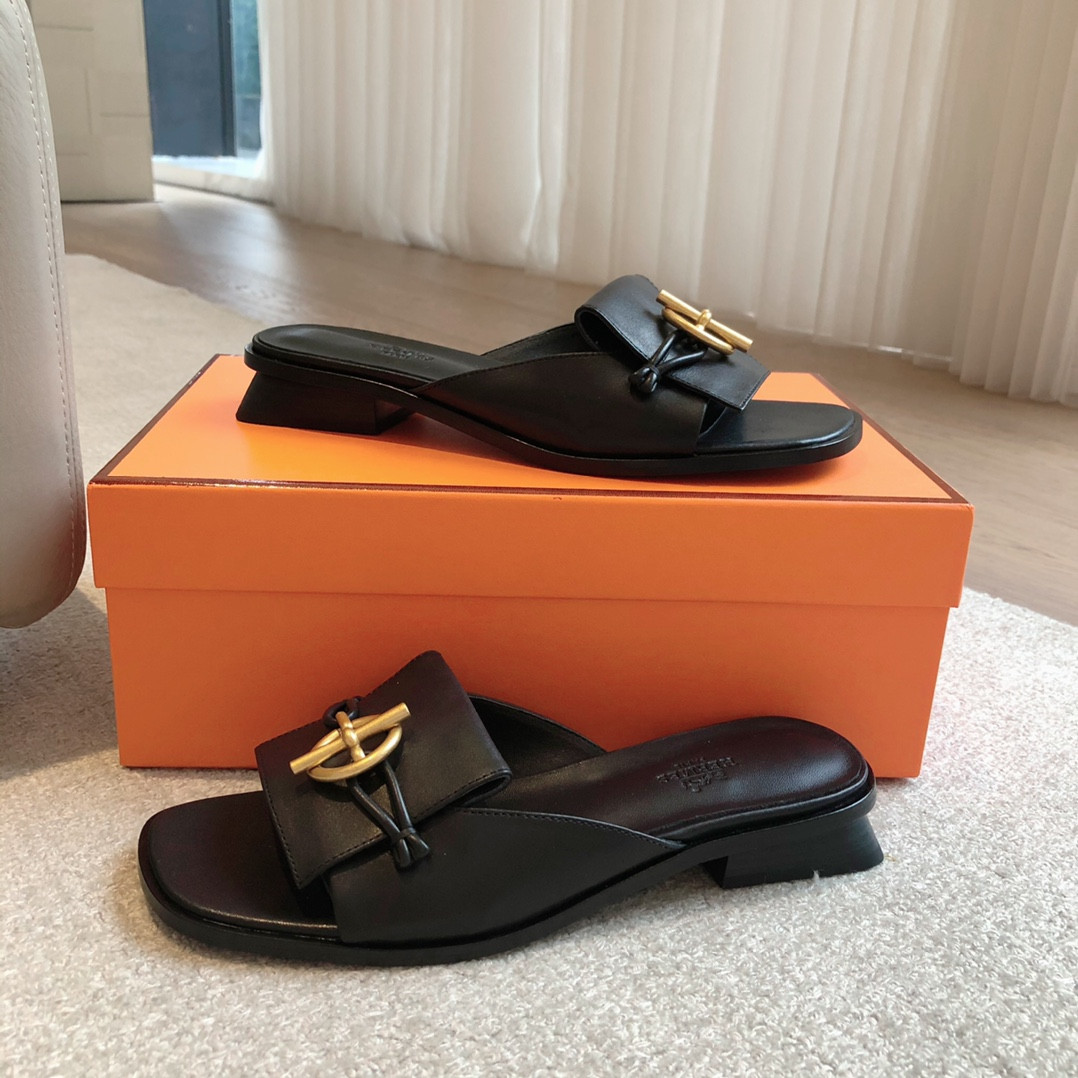 ua H**mes isle sandal