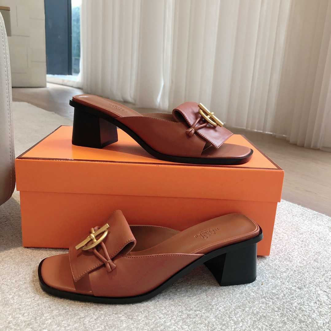 ua H**mes isle sandal