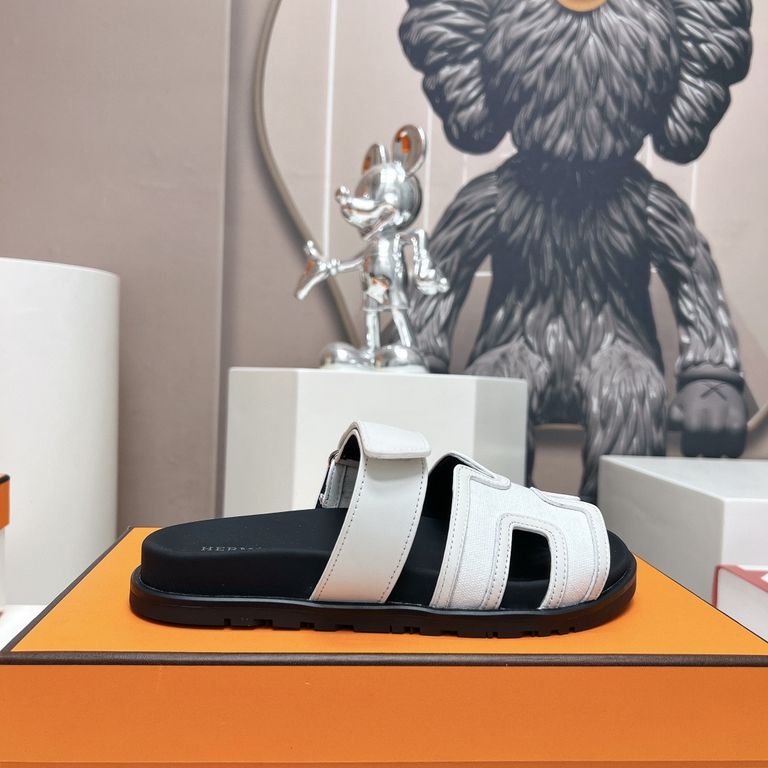 ua H**mes chypre sandal