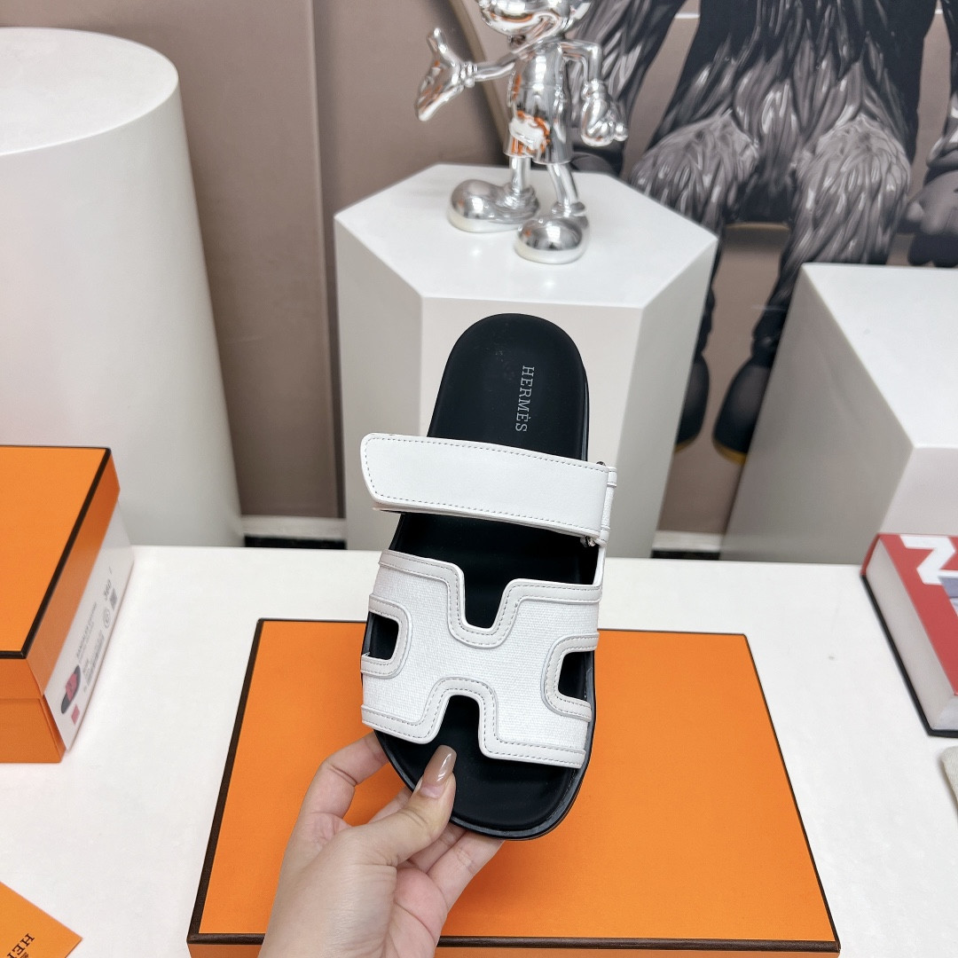 ua H**mes chypre sandal