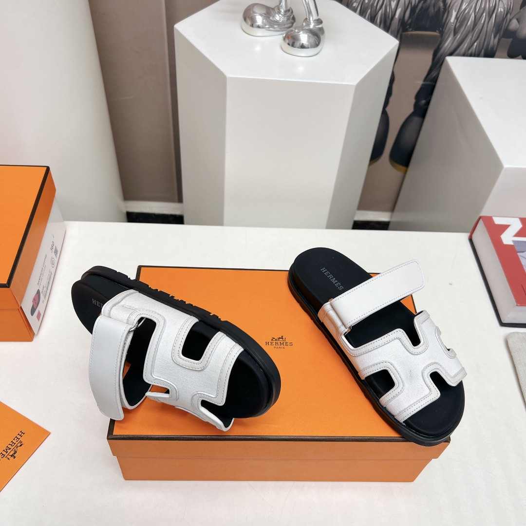 ua H**mes chypre sandal
