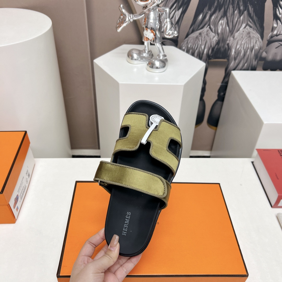 ua H**mes chypre sandal