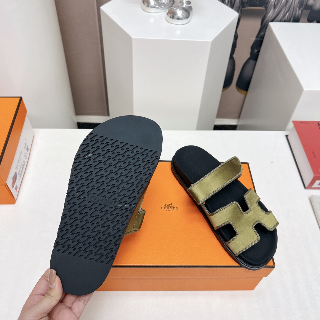 ua H**mes chypre sandal