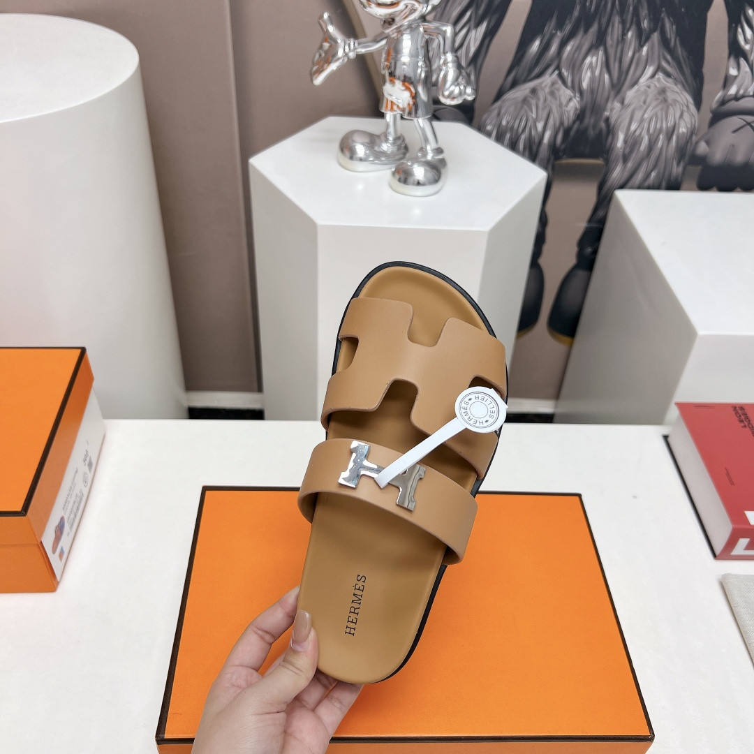 ua H**mes chypre sandal