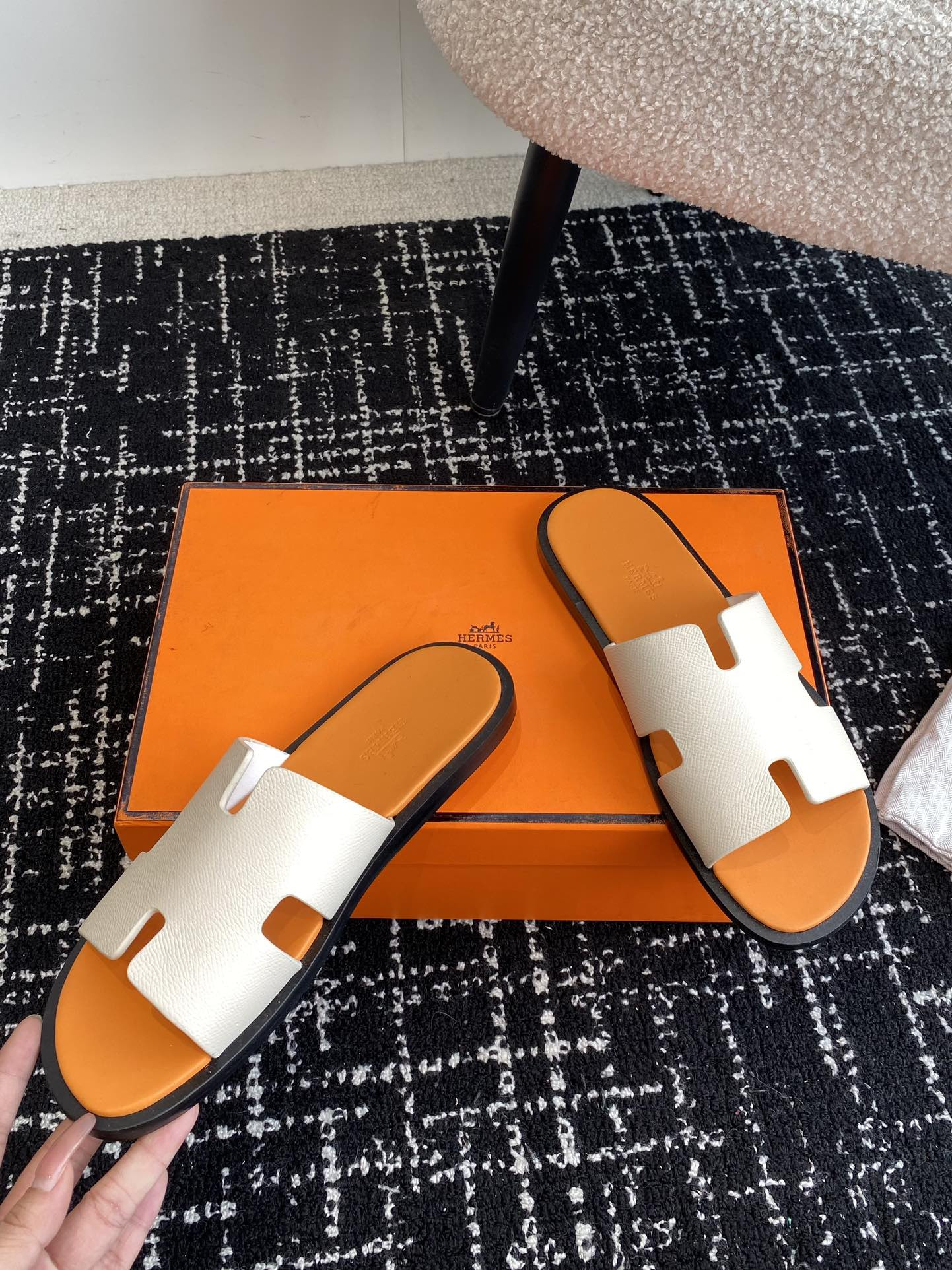 ua H**mes izmir sandal