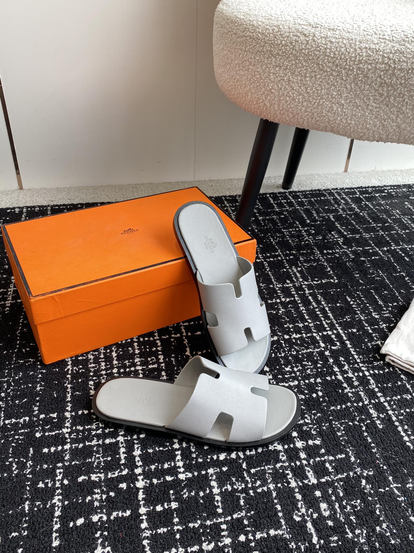 ua H**mes izmir sandal
