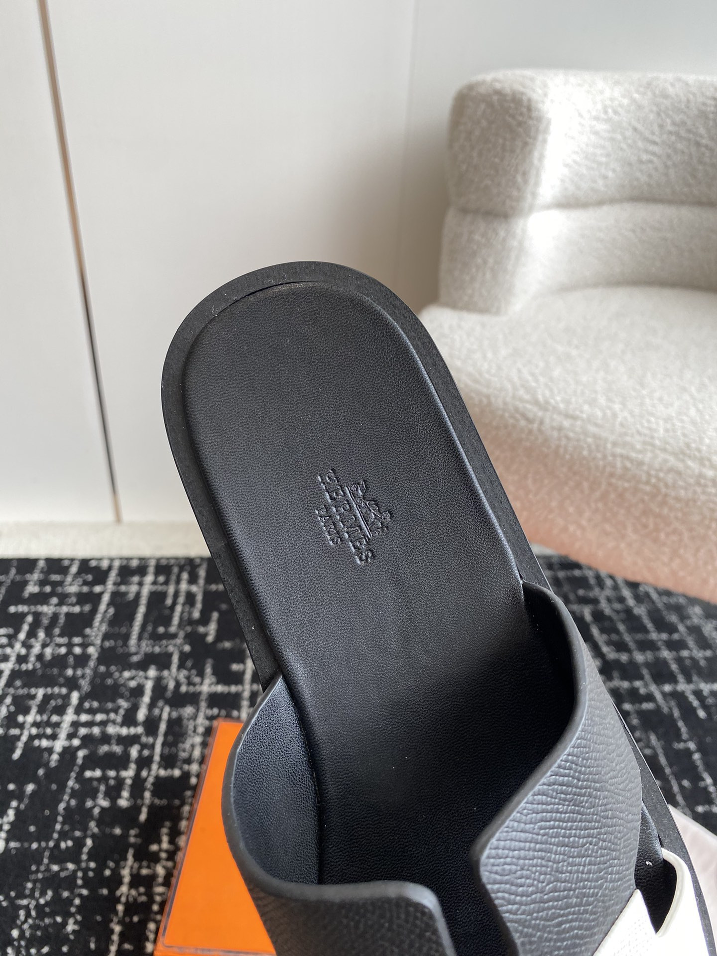 ua H**mes izmir sandal