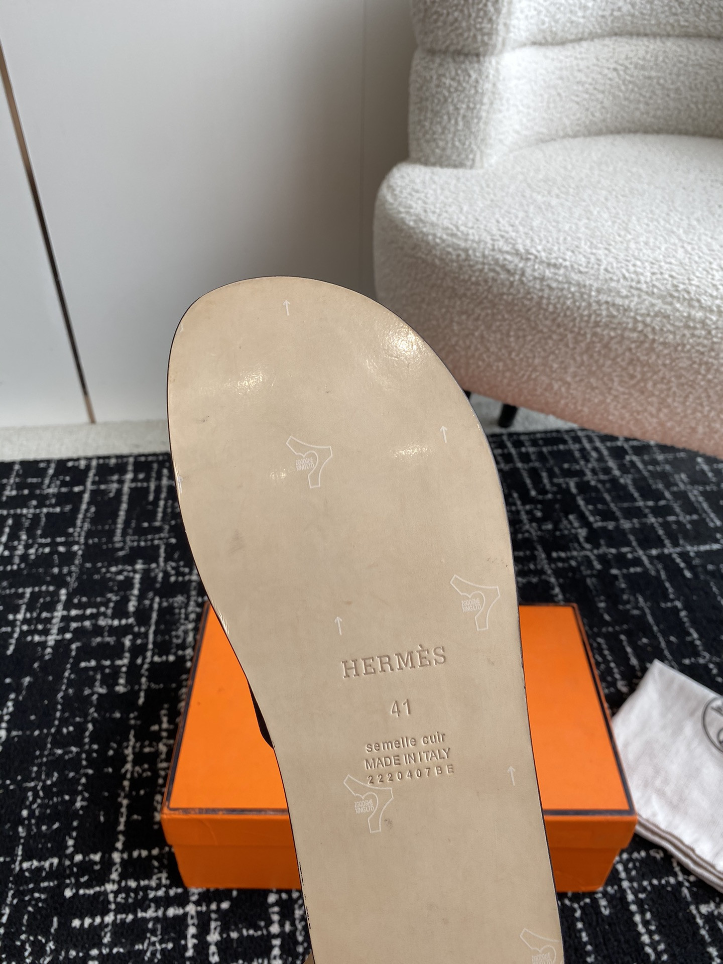 ua H**mes izmir sandal