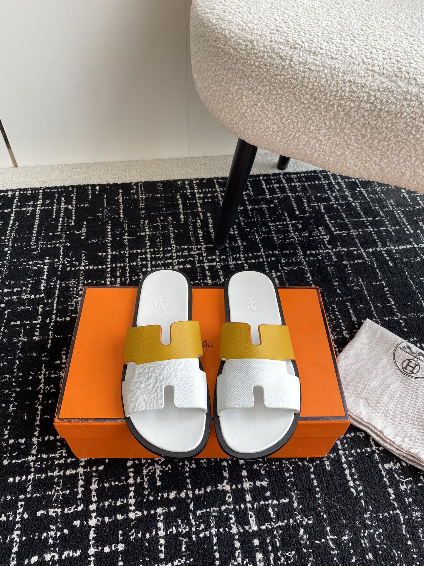 ua H**mes izmir sandal