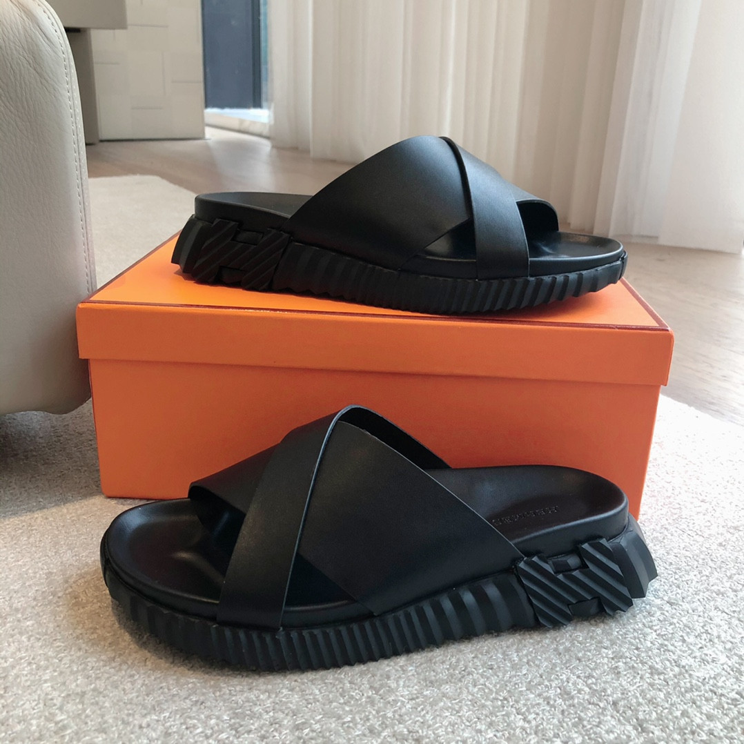 ua H**mes infra sandal