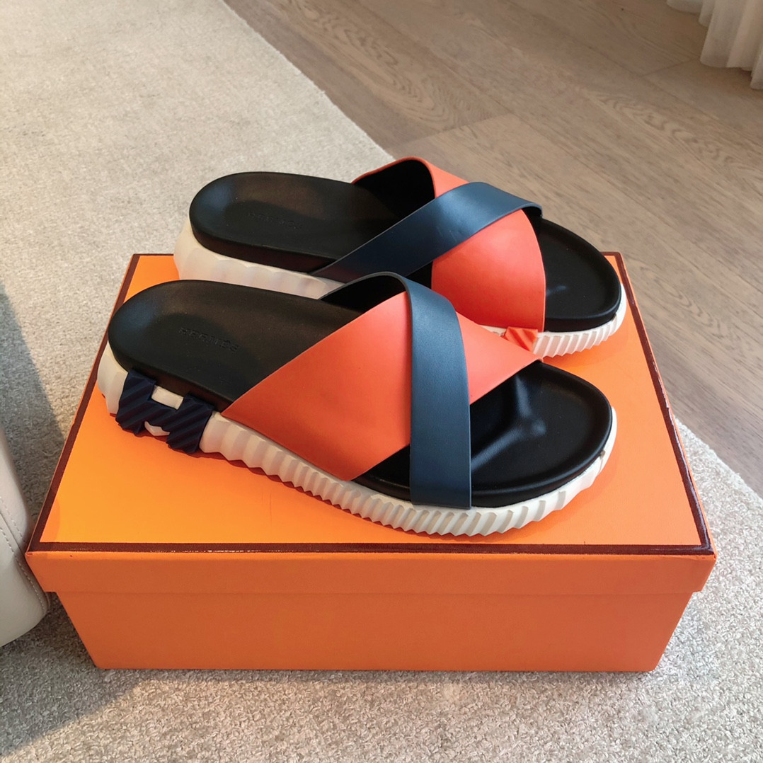 ua H**mes infra sandal