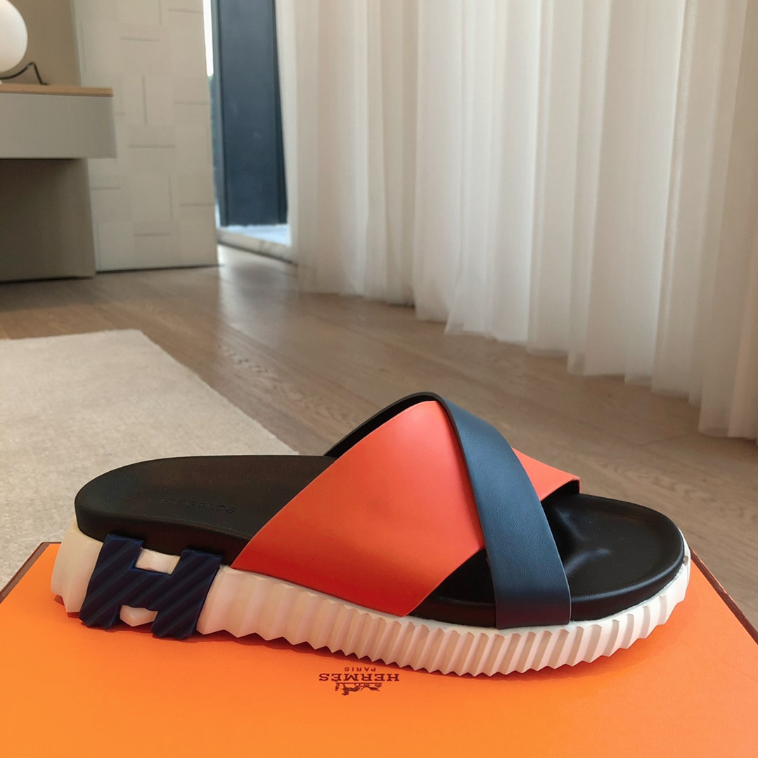 ua H**mes infra sandal