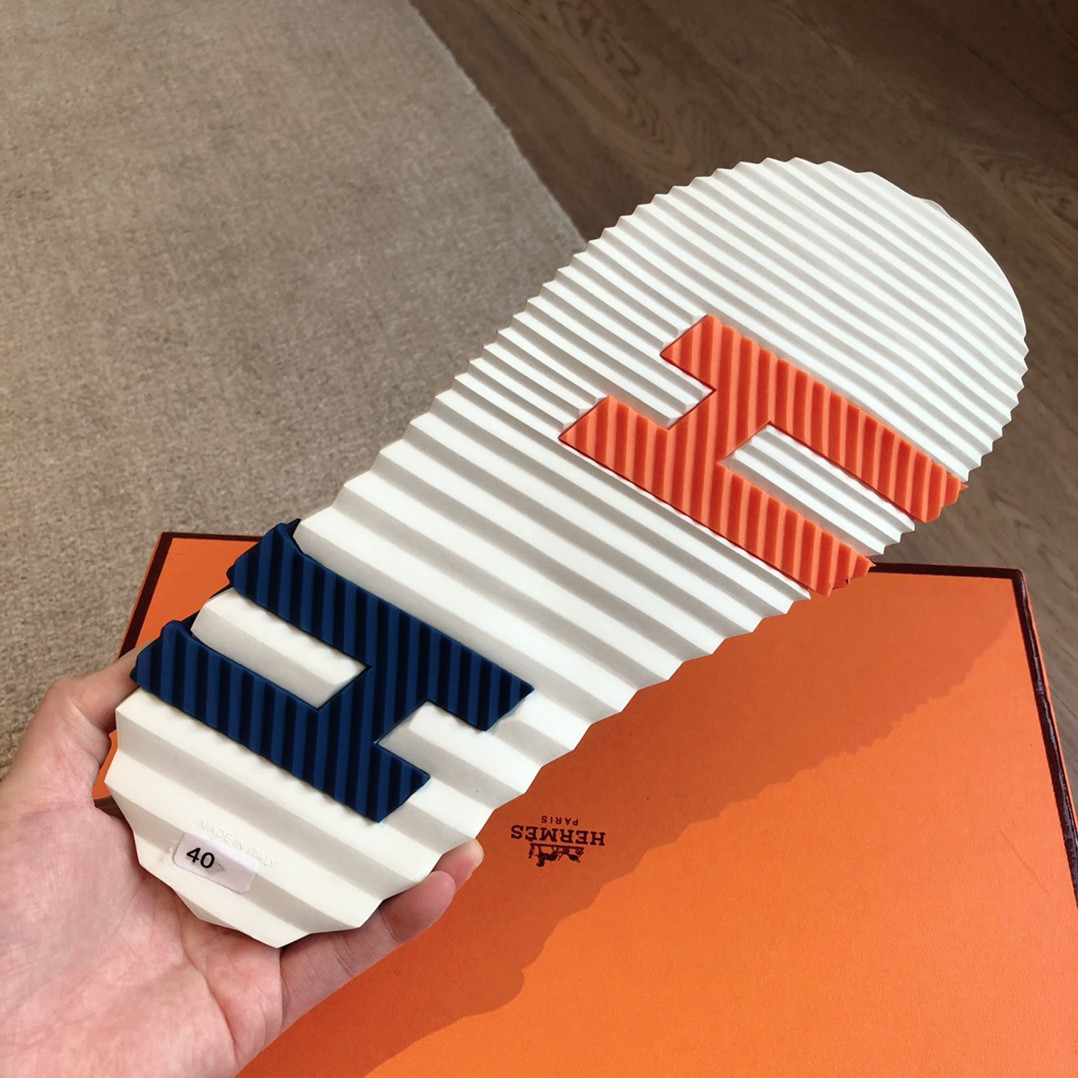 ua H**mes infra sandal