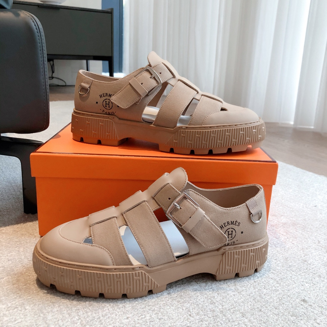 ua H**mes item sandal
