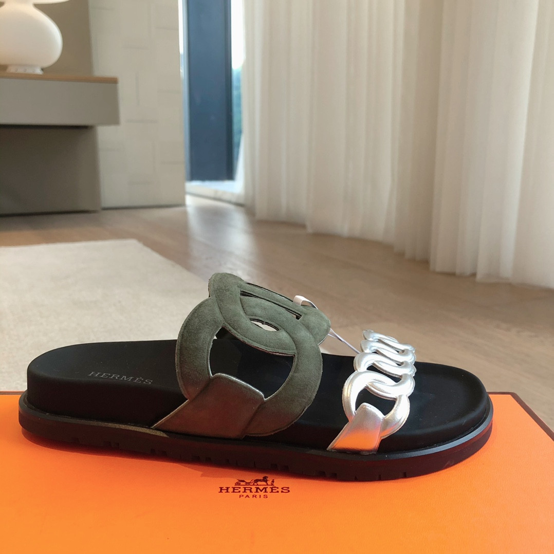 ua H**mes extra sandal