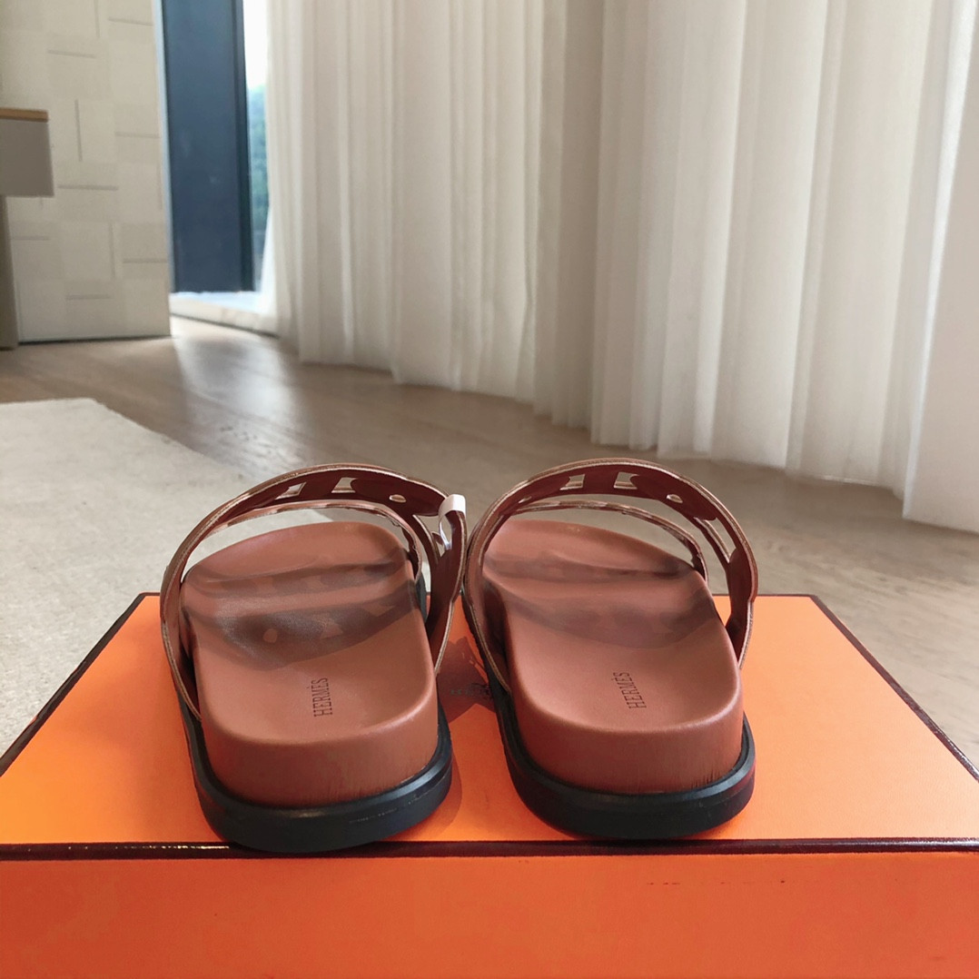 ua H**mes extra sandal