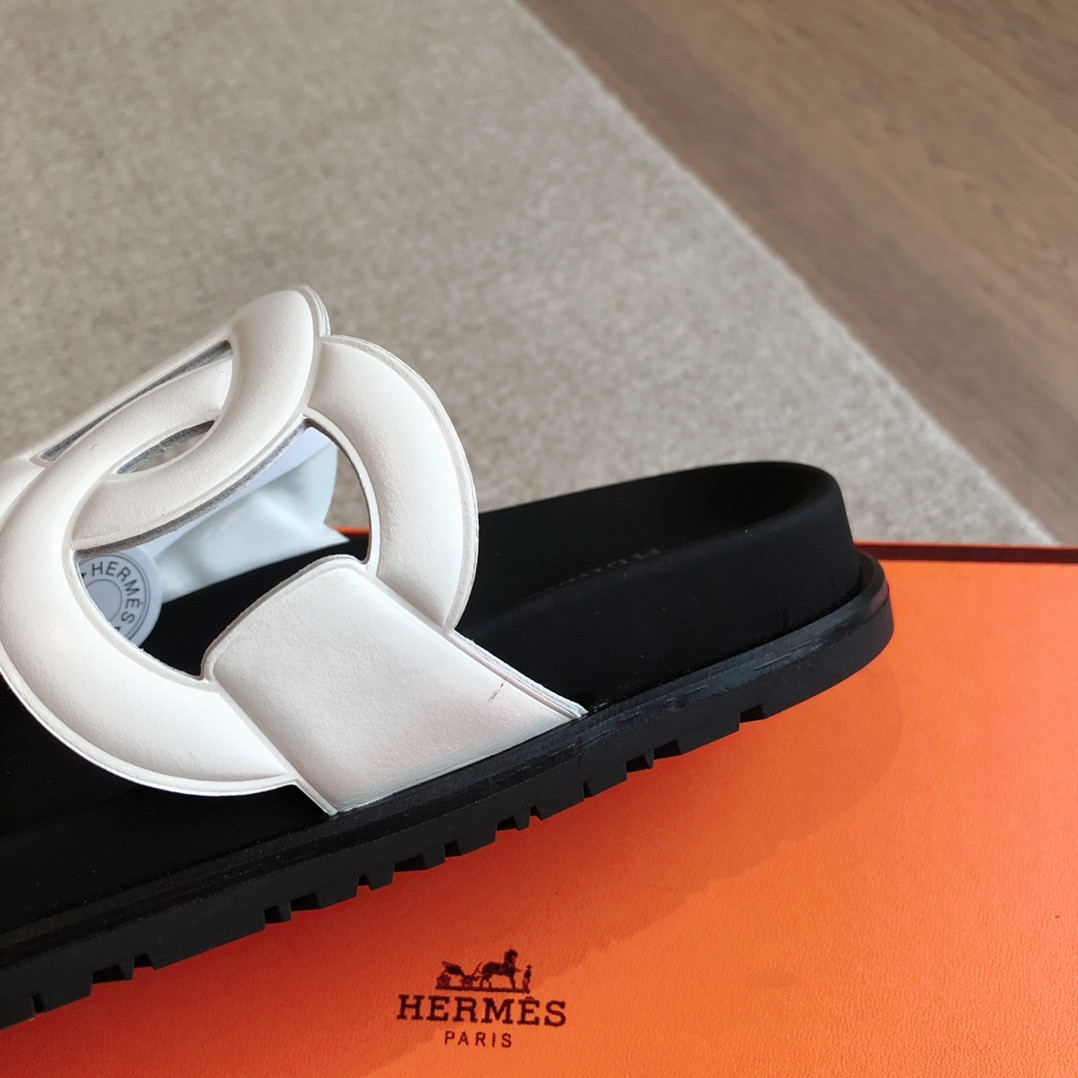 ua H**mes extra sandal