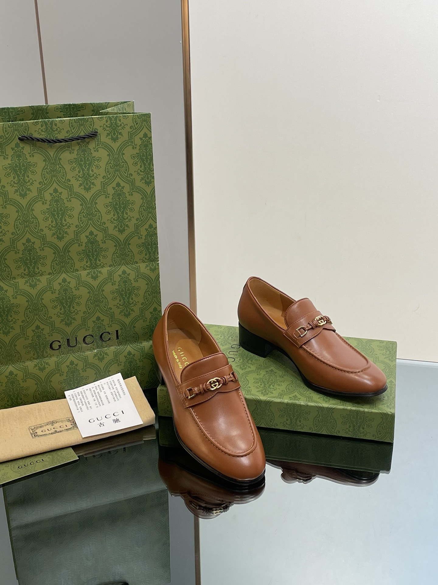 ua G*u*i interlocking g loafer