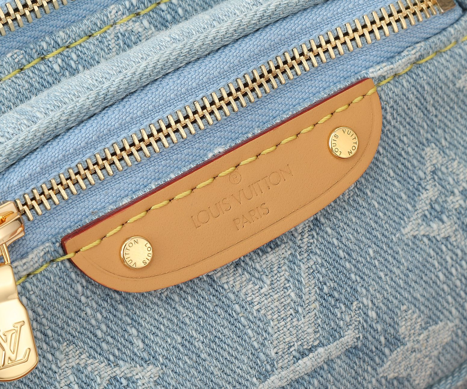 LV Mini Bumbag M83353 17x12x9.5CM