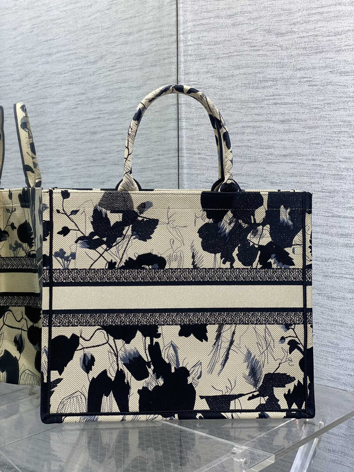 D*or tote 42 x 18 x 35cm