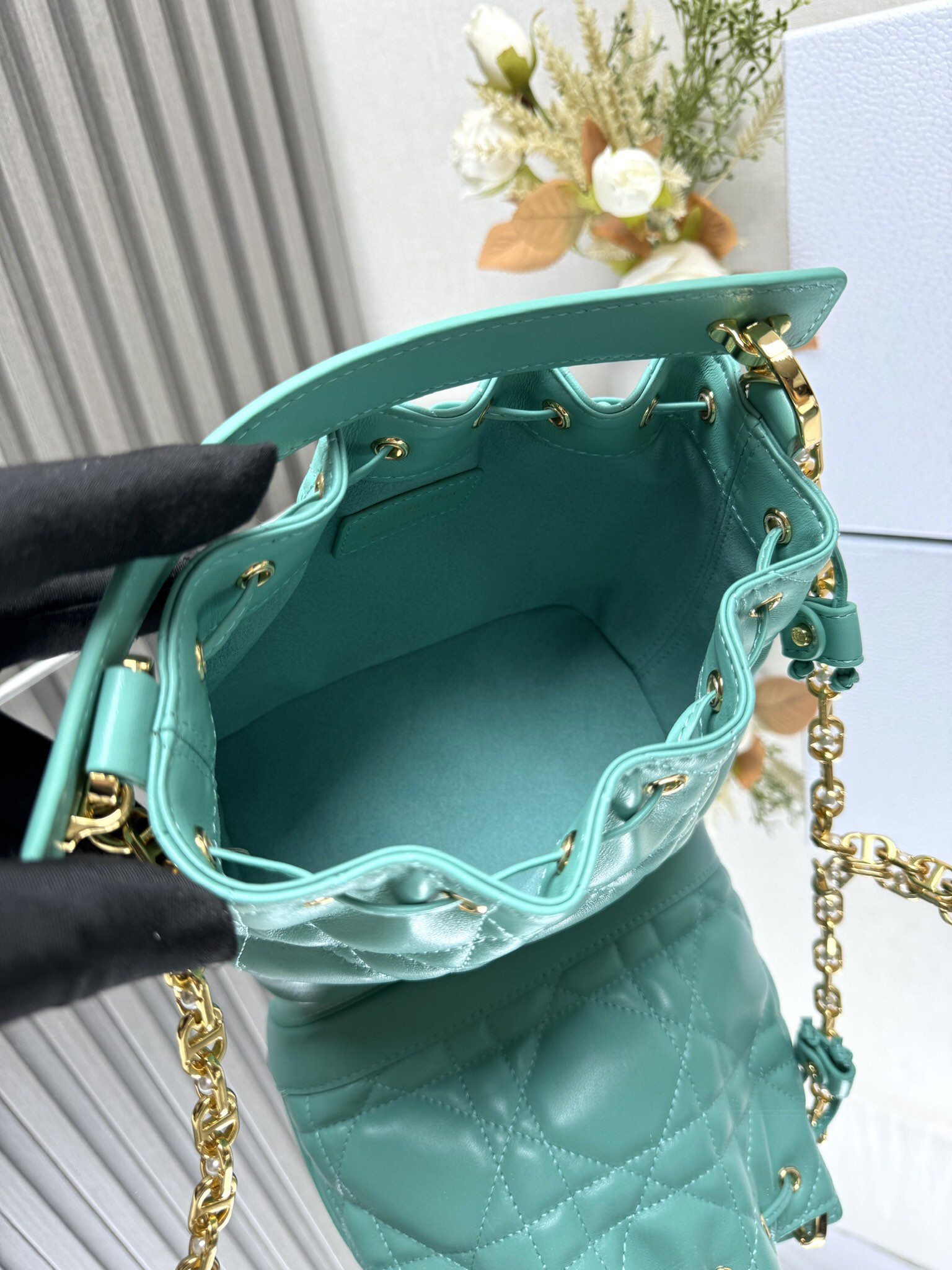 small D*or jolie bucket bag 17 x 16 x 10.5 cm