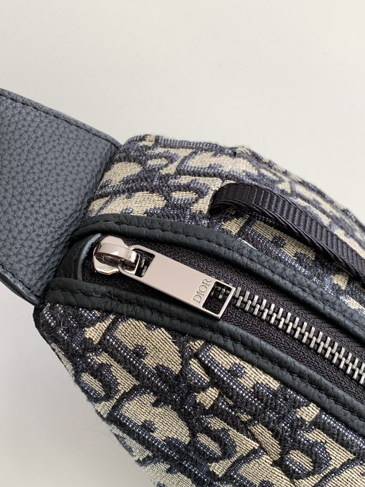 mini D*or scarab bag 28 x 12.2 x 3.8 cm