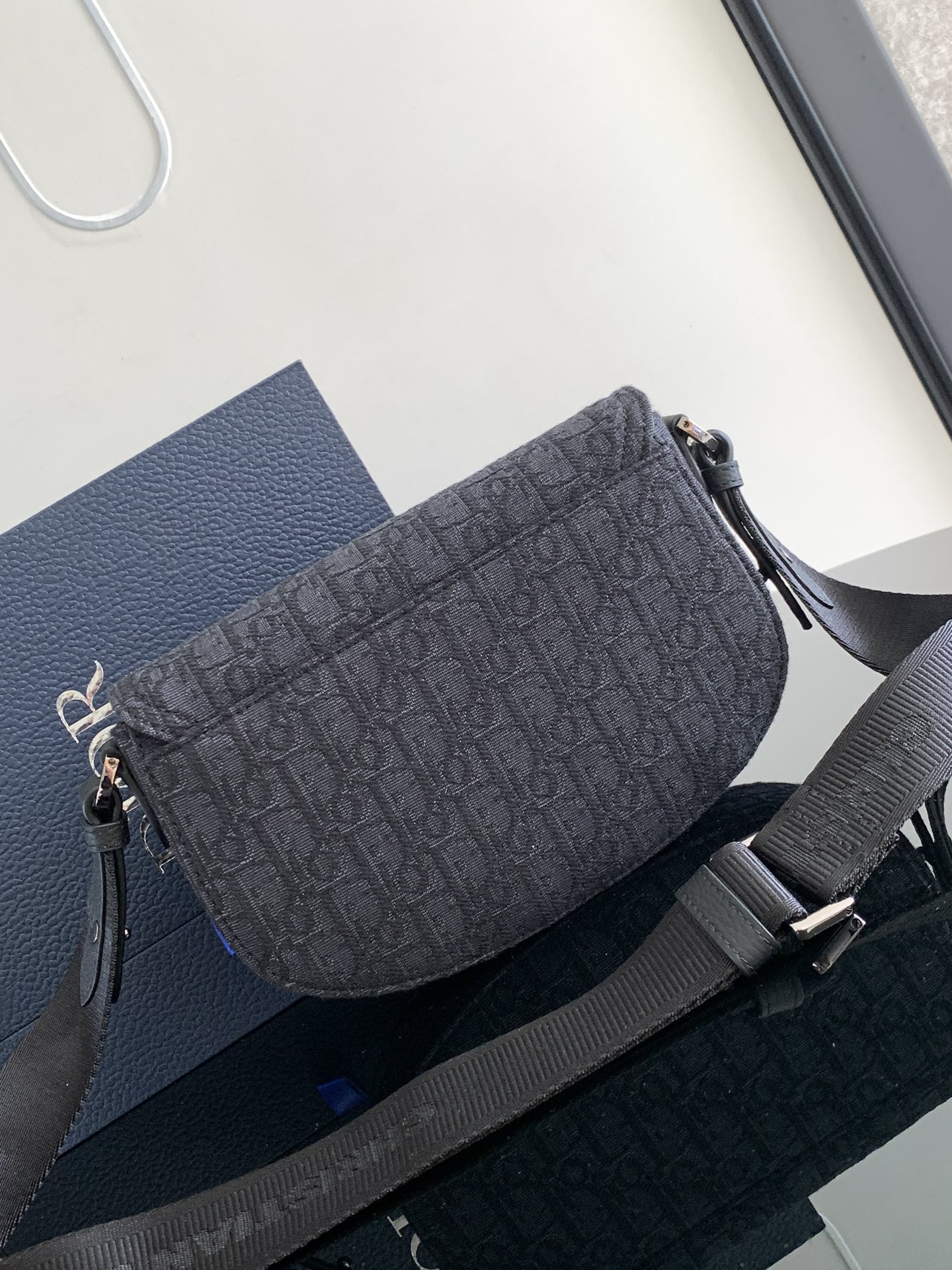 D*or saddle messenger bag 24 x 16.5 x 5.5 cm