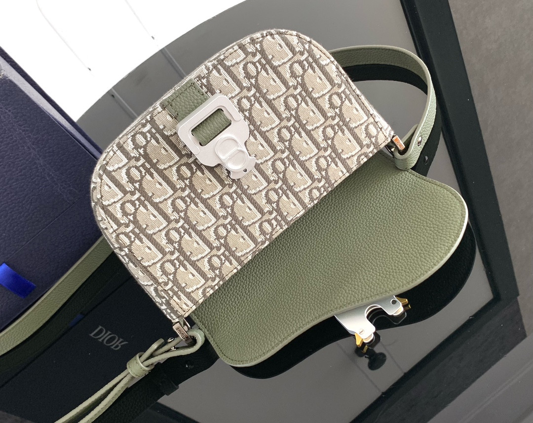 D*or saddle messenger bag 19.5x13x4.3cm