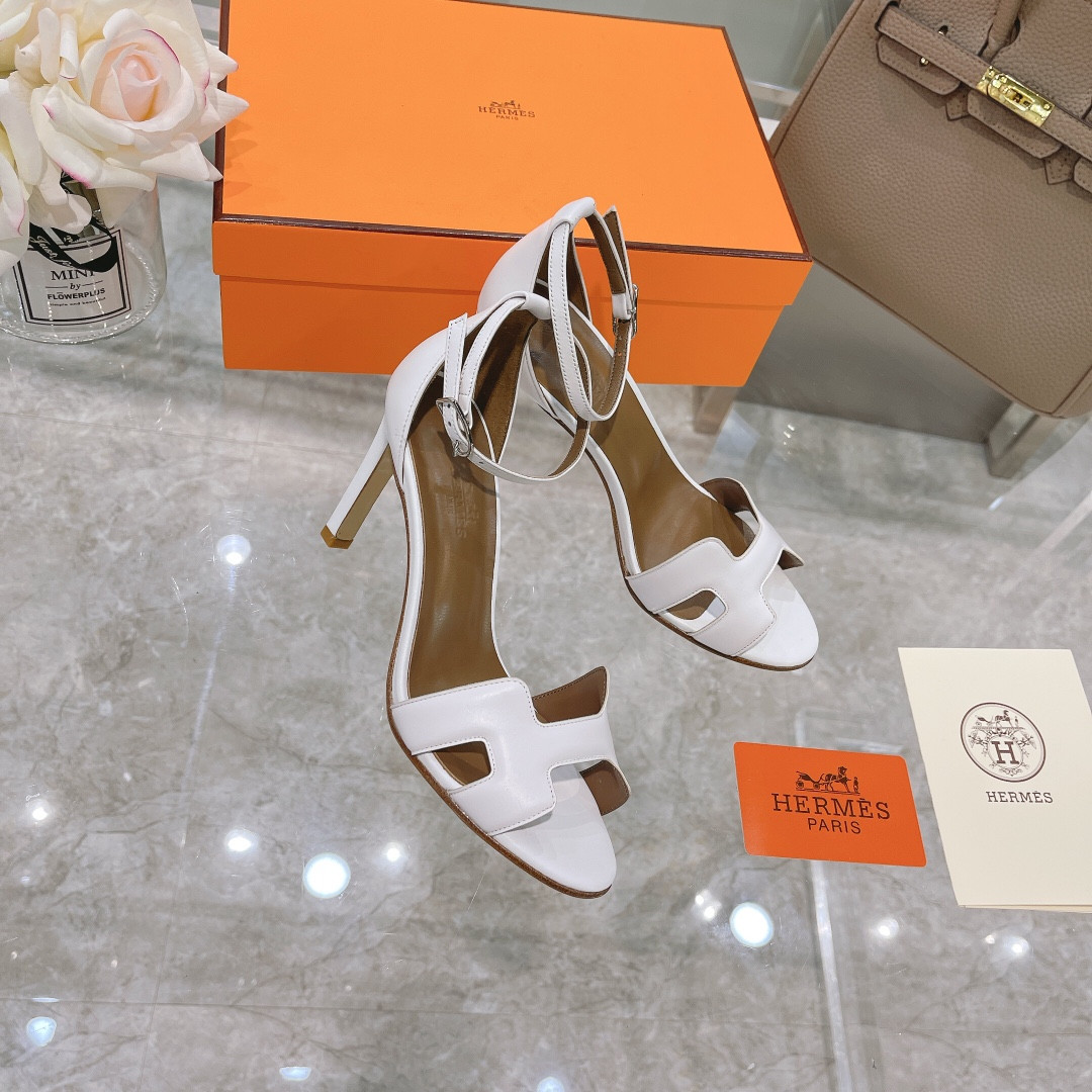 ua H**mes heeled sandal