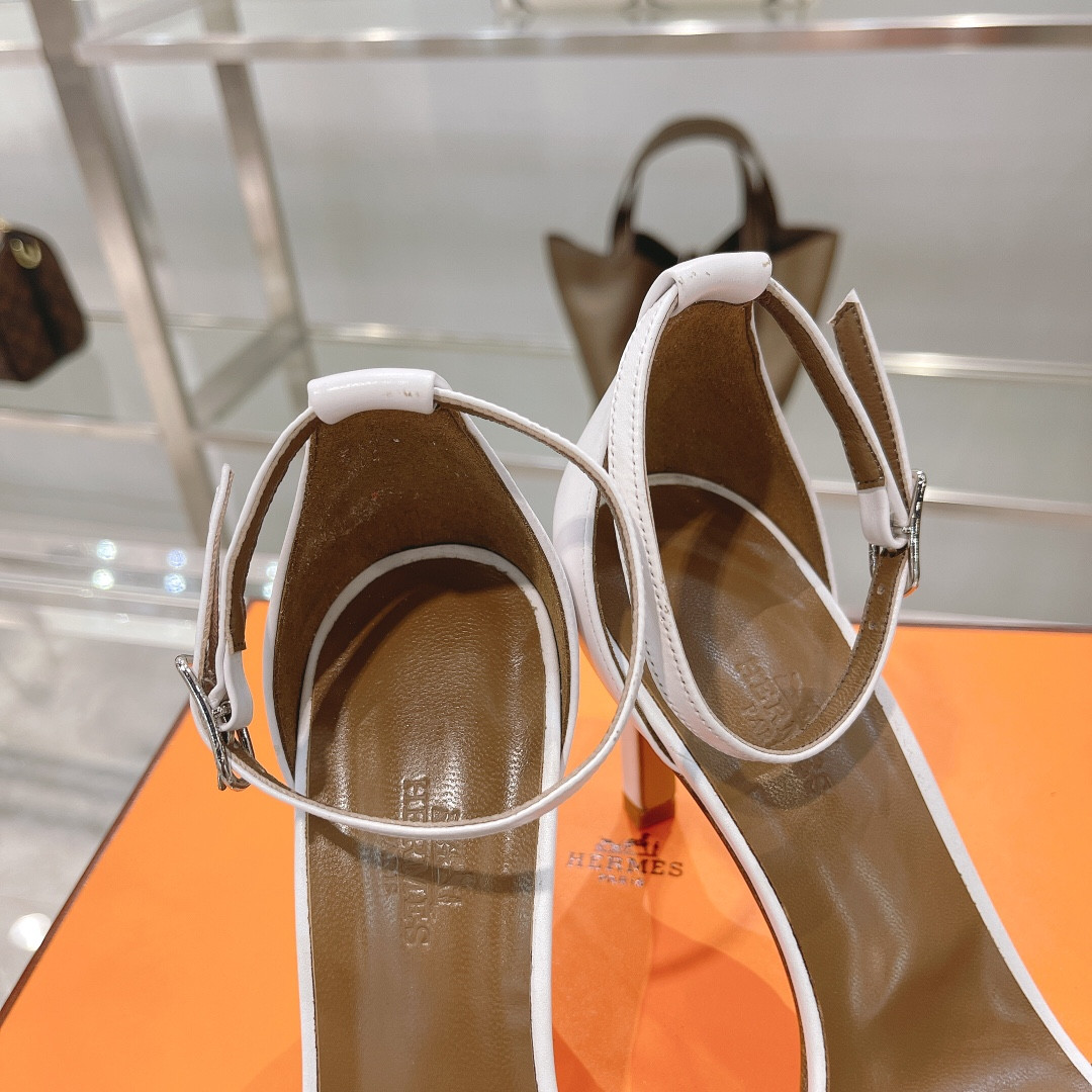 ua H**mes heeled sandal