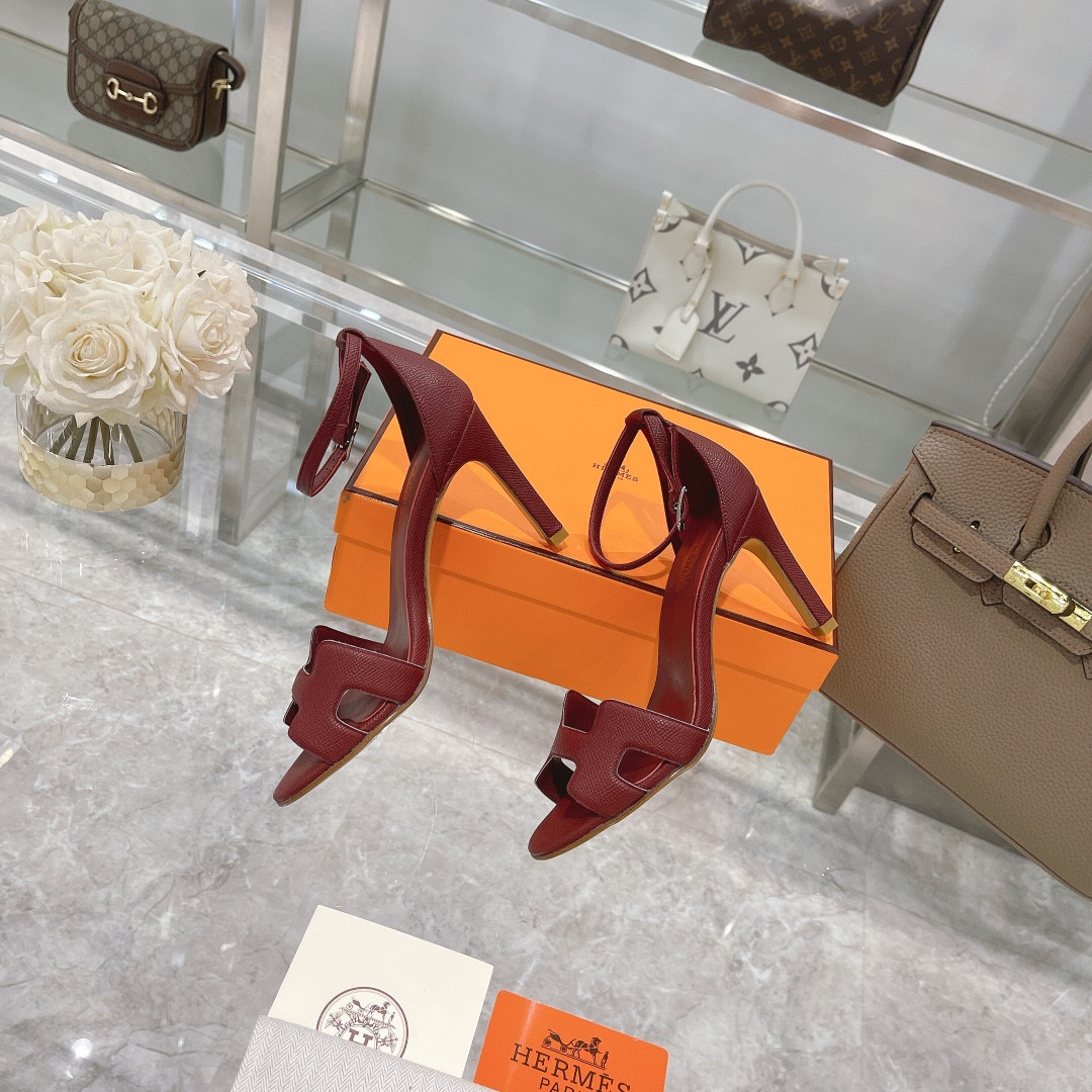 ua H**mes heeled sandal