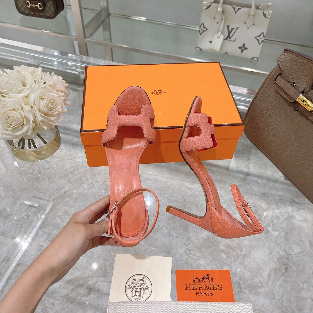 ua H**mes heeled sandal