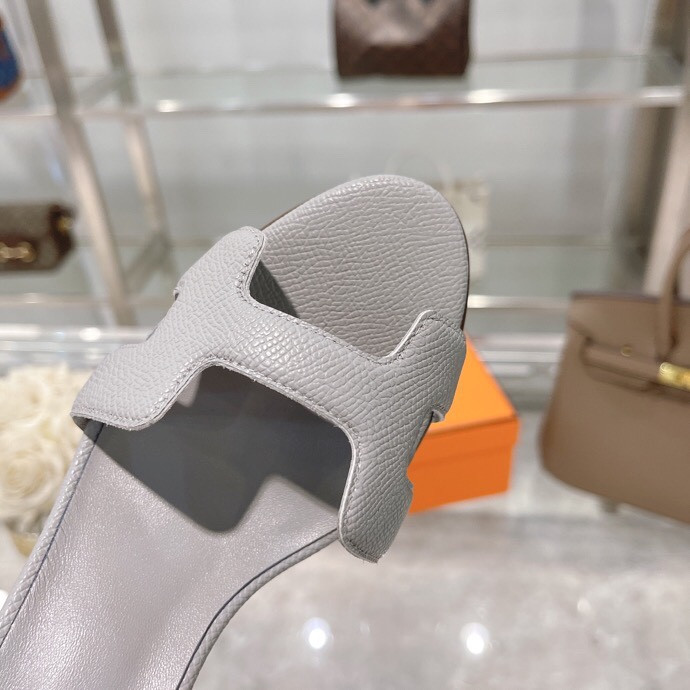 ua H**mes heeled sandal