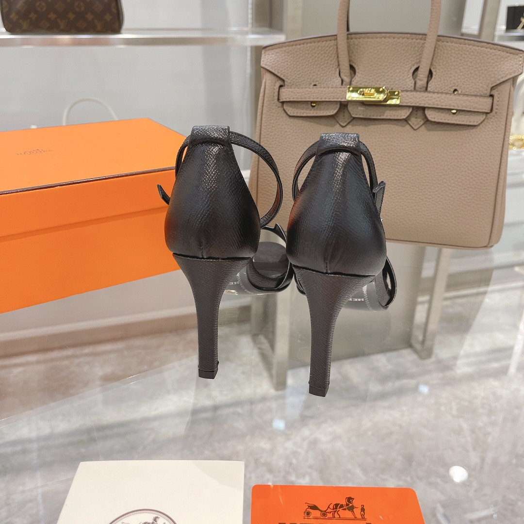 ua H**mes heeled sandal