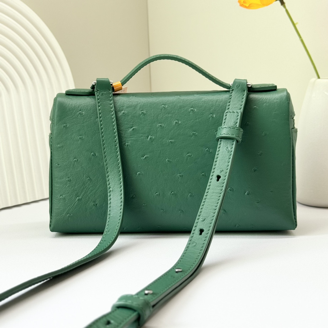L**o p*ana extra pocket l19 ostrich-grained leather 11 x 19 x 6.5 cm