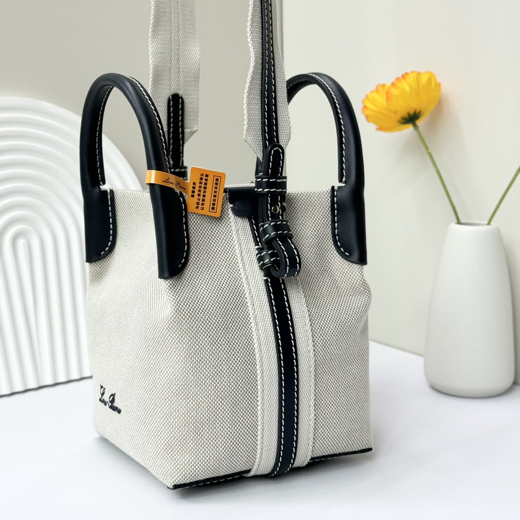 L**o p*ana micro bale bag cotton, linen 23 x 16 x 14 cm
