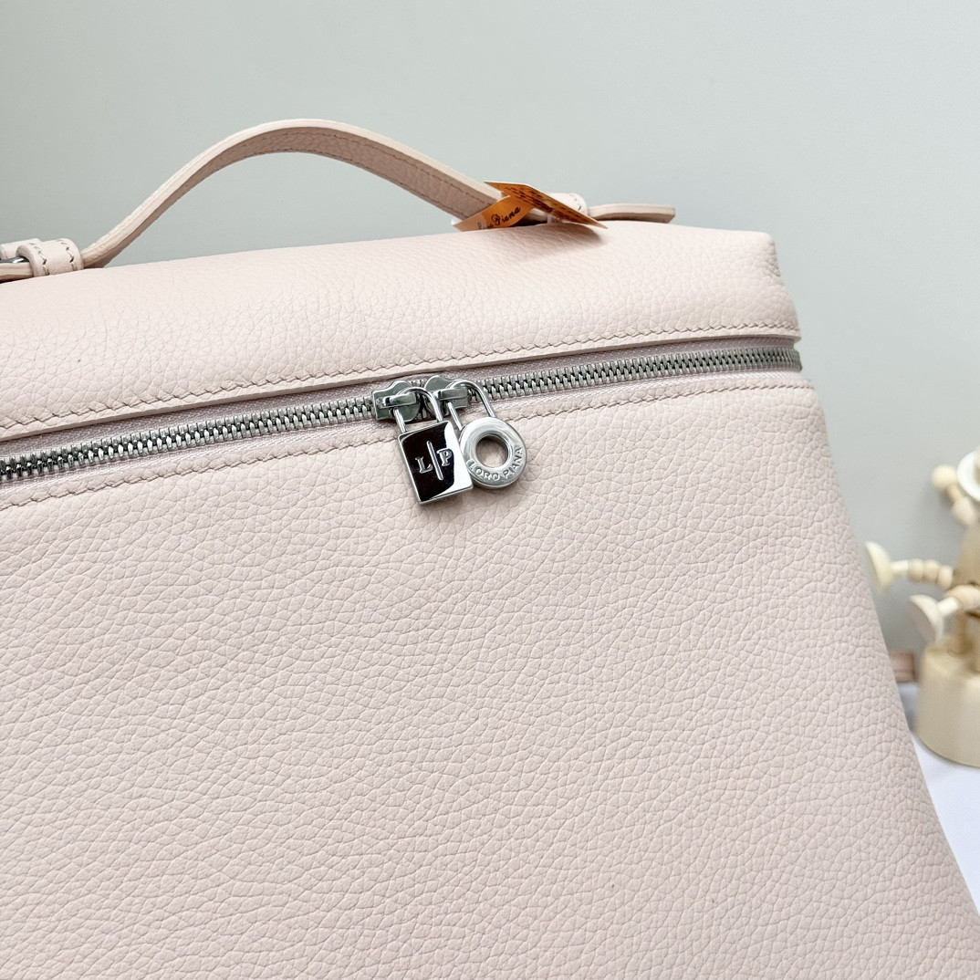 L**o p*ana extra pocket backpack l23.5 grained calfskin 23 x 21 x 8 cm