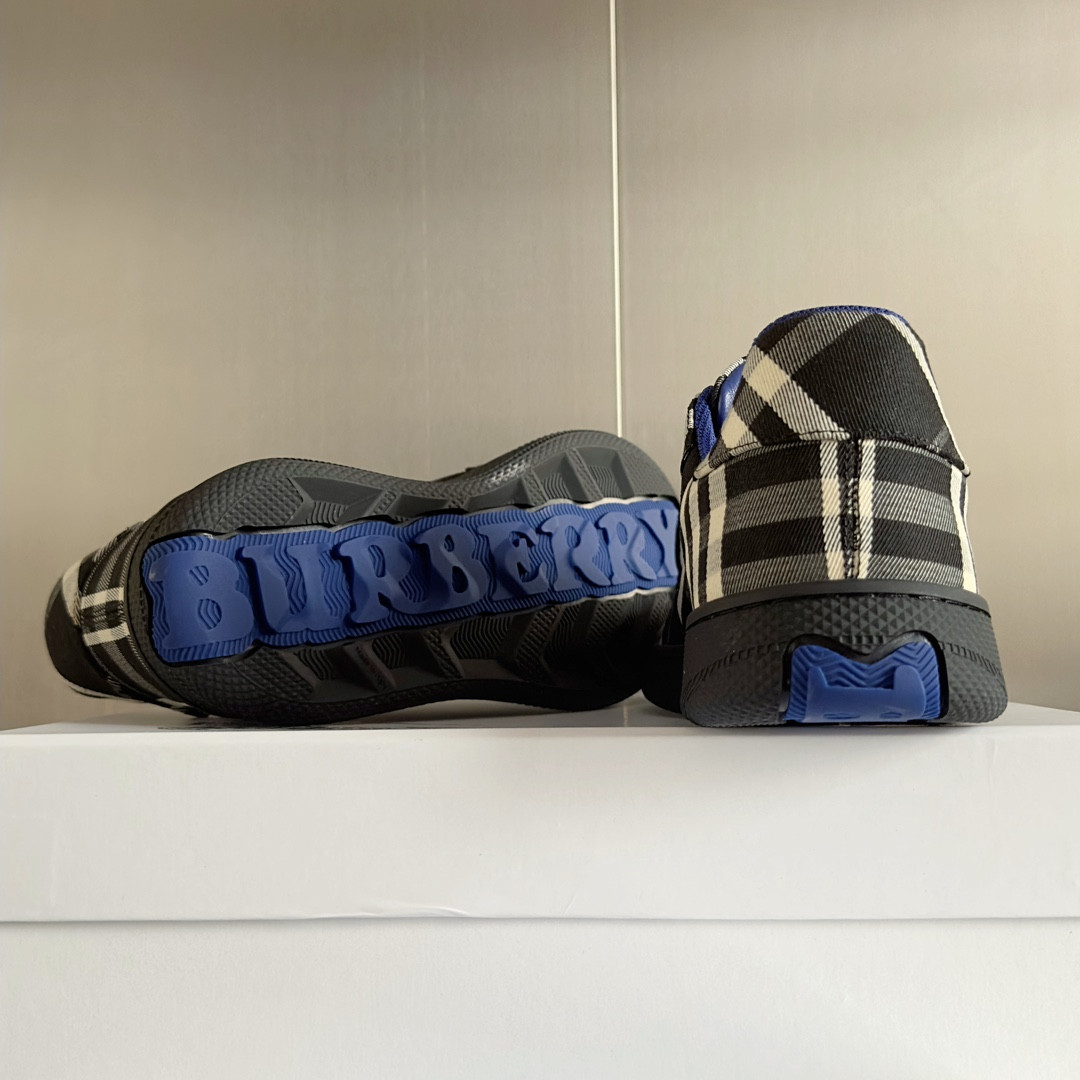 ua B**rry check terrace sneakers
