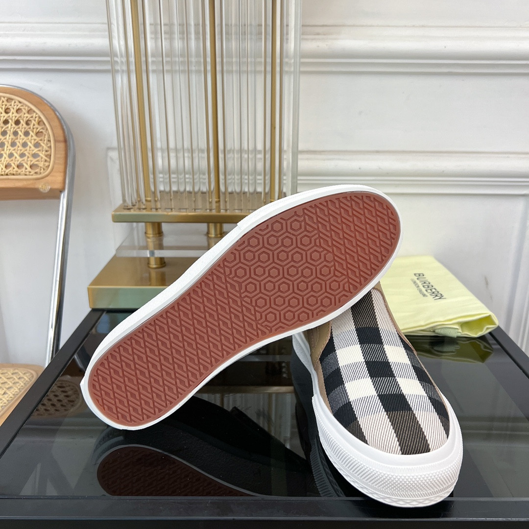 ua B**rry slip on sneakers