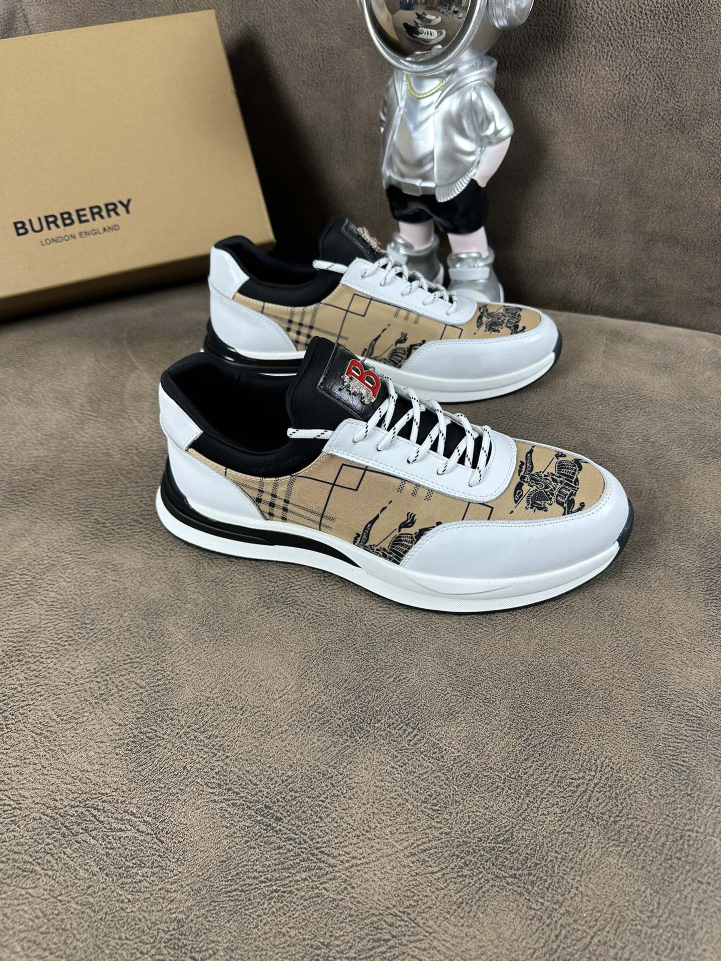 ua B**rry sneakers