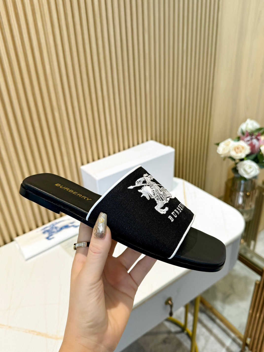 ua B**rry slides