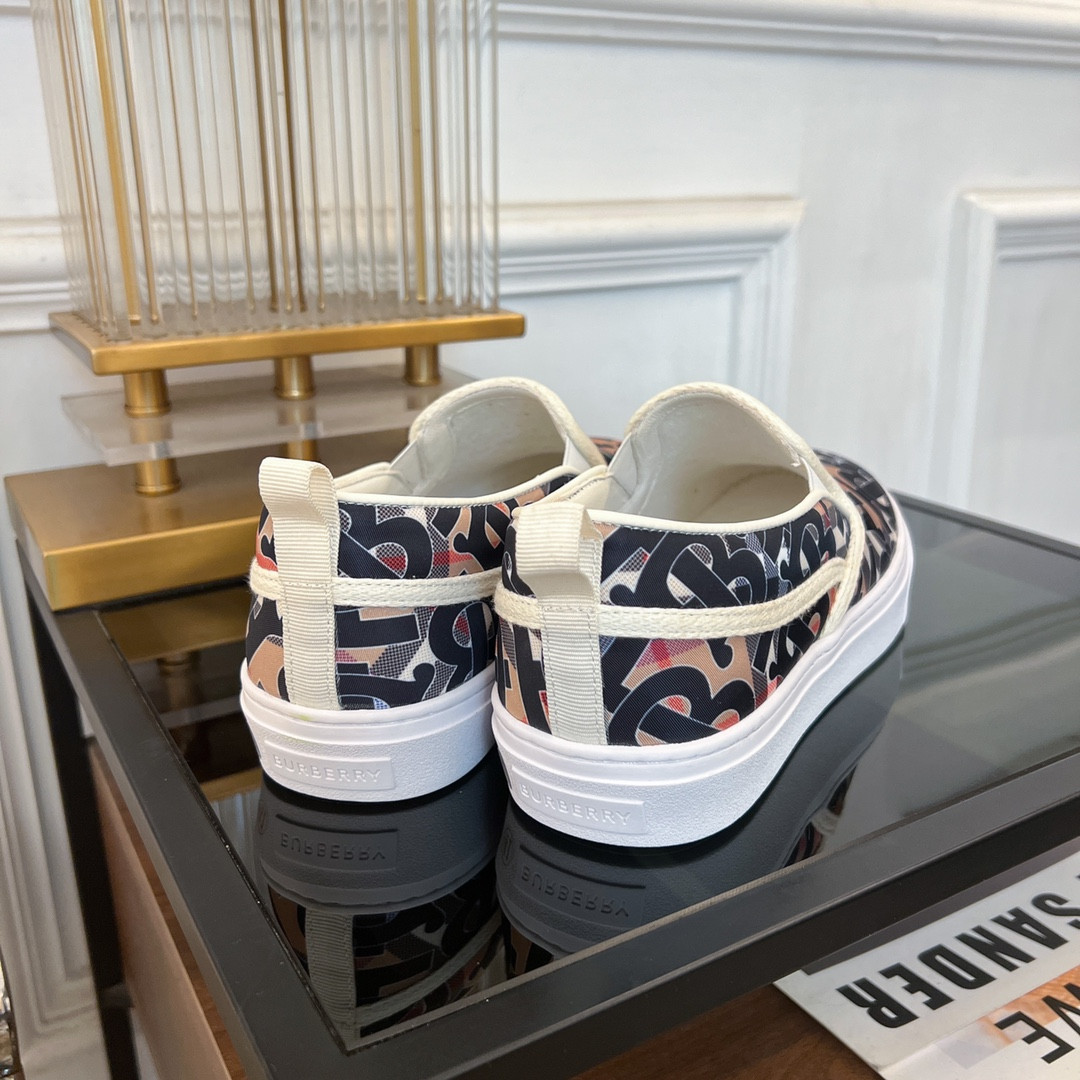 ua B**rry slip on sneakers
